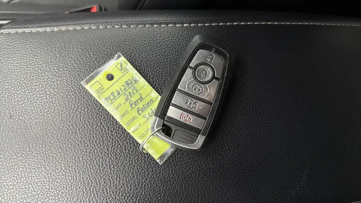 2019 Ford Fusion Energi - Images - 43