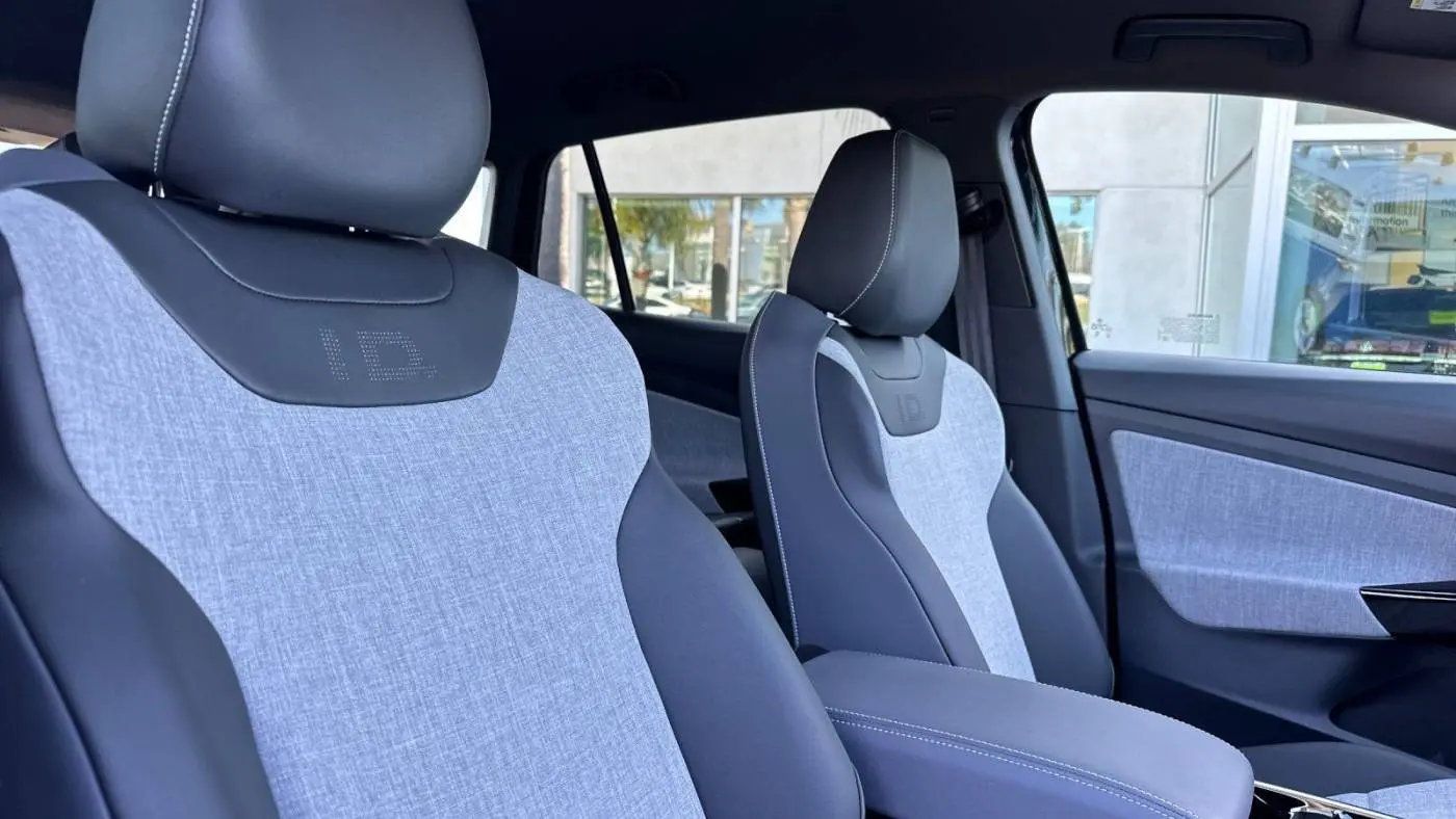2025 Volkswagen ID.4 1V2CRPE80SC002177