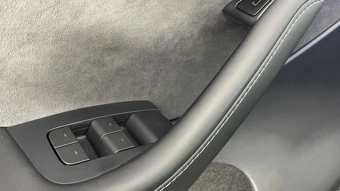 2023 Tesla Model Y 7SAYGDEE5PF660463