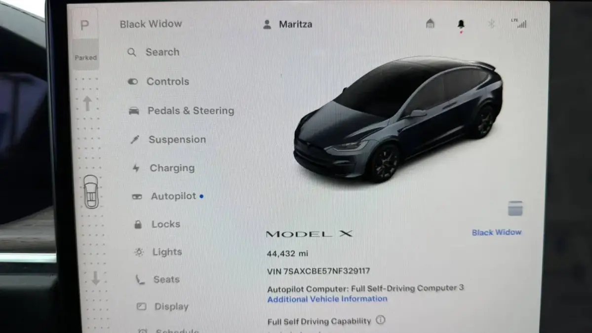 2022 Tesla Model X - Images - 11