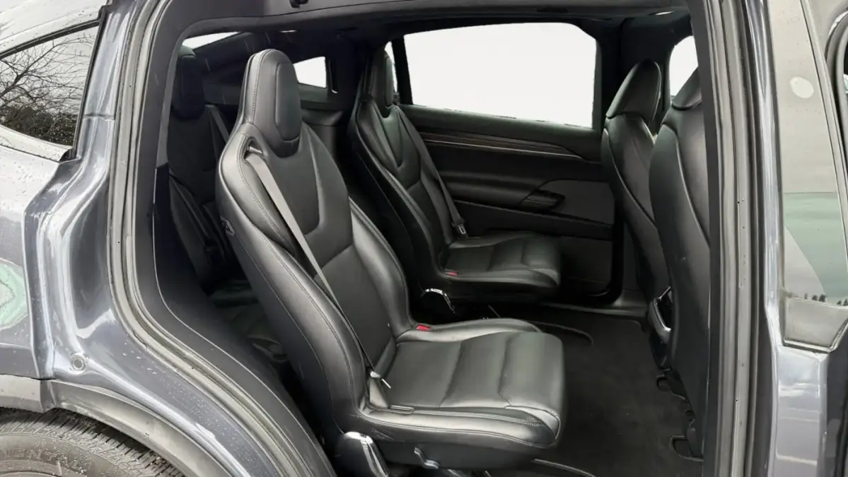 2022 Tesla Model X - Images - 18