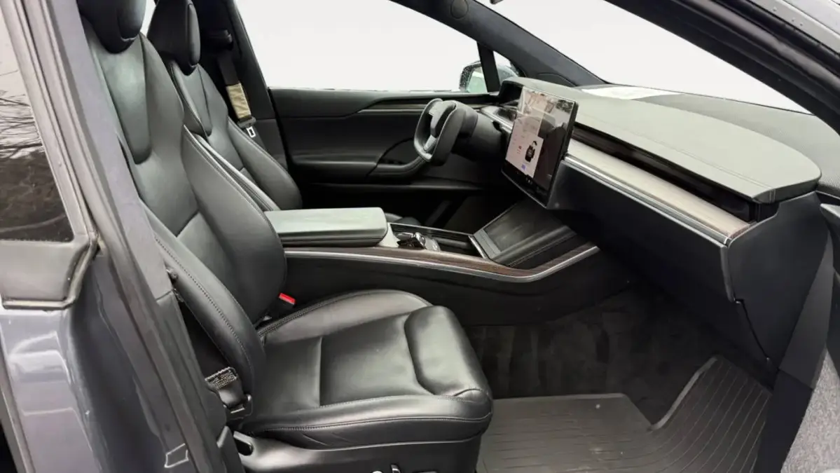 2022 Tesla Model X - Images - 19