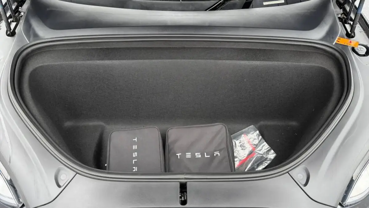 2022 Tesla Model X - Images - 20