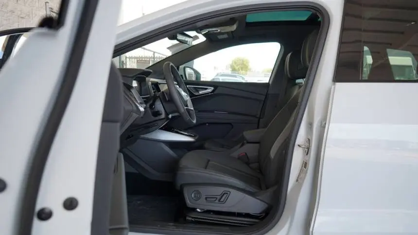 2025 Audi Q4 e-tron WA1B5BFZ8SP041685