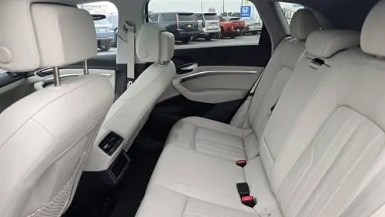 2023 Audi e-tron WA1AAAGE1PB013356