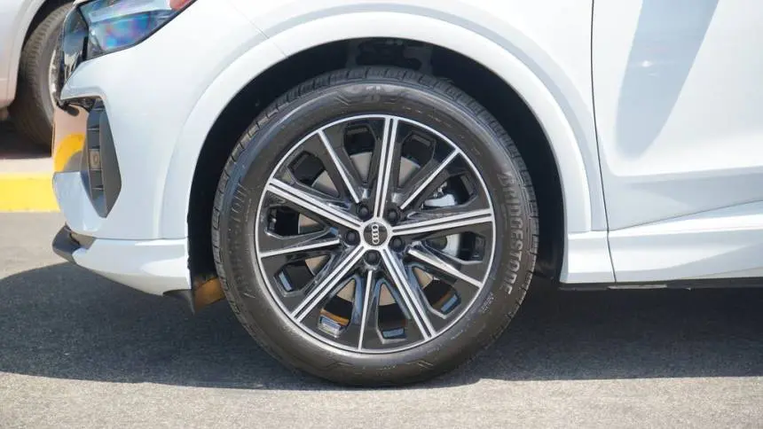 2025 Audi Q4 e-tron WA1B5BFZ8SP041685
