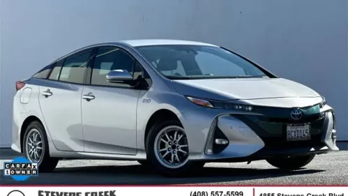 2017 Toyota Prius Prime - Images - 1
