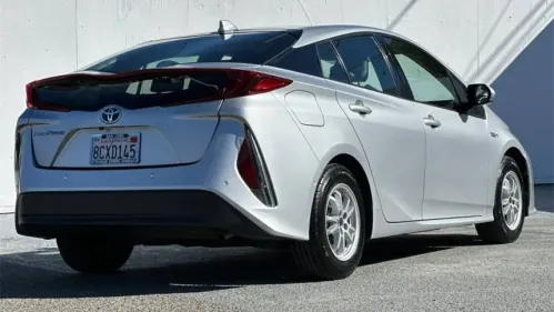 2017 Toyota Prius Prime - Images - 4