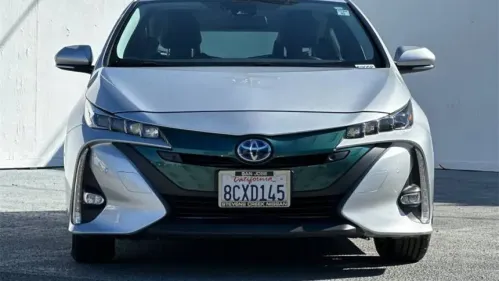 2017 Toyota Prius Prime - Images - 8