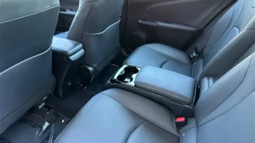2017 Toyota Prius Prime - Images - 11