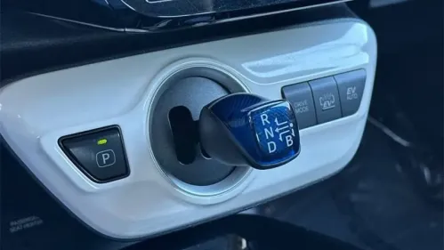 2017 Toyota Prius Prime - Images - 17