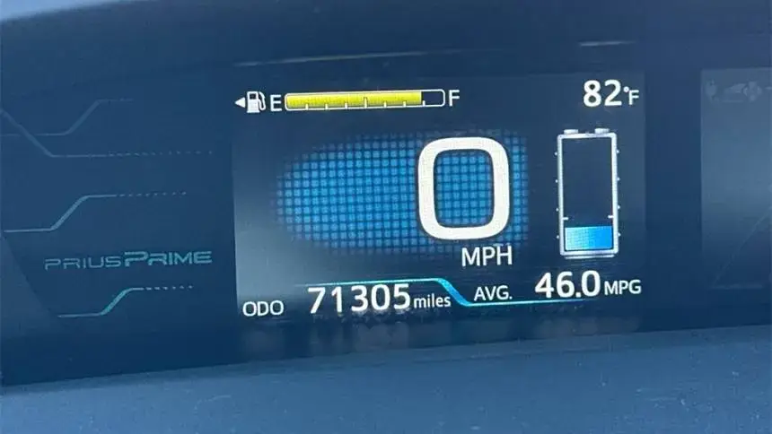 2017 Toyota Prius Prime - Images - 20