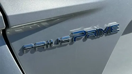 2017 Toyota Prius Prime - Images - 21