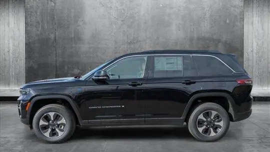 2025 Jeep Grand Cherokee 1C4RJYB64S8678422