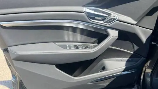 2021 Audi e-tron WA12AAGE3MB002231