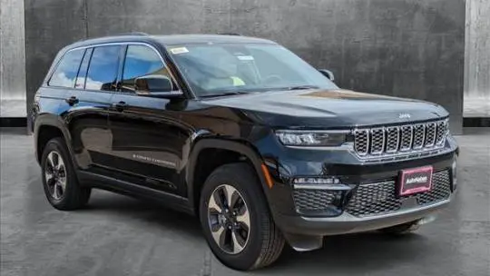 2025 Jeep Grand Cherokee 1C4RJYB64S8678422