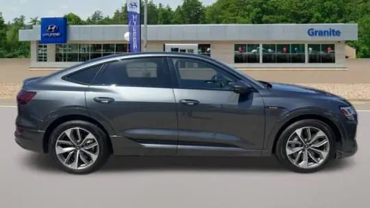 2021 Audi e-tron WA12AAGE3MB002231