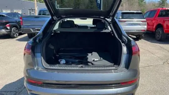 2021 Audi e-tron WA12AAGE3MB002231