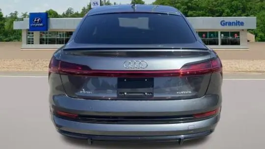 2021 Audi e-tron WA12AAGE3MB002231