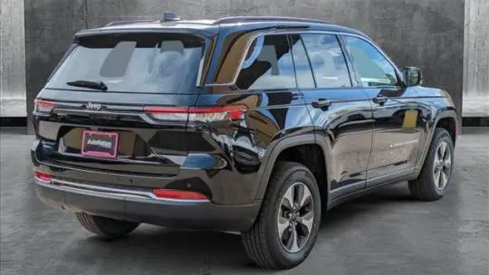 2025 Jeep Grand Cherokee 1C4RJYB64S8678422