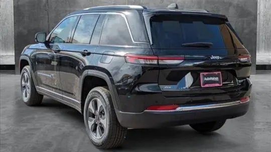2025 Jeep Grand Cherokee 1C4RJYB64S8678422