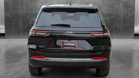 2025 Jeep Grand Cherokee 1C4RJYB68S8678519