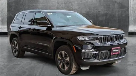 2025 Jeep Grand Cherokee 1C4RJYB68S8678519