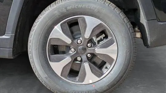 2025 Jeep Grand Cherokee 1C4RJYB64S8678422