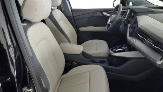 2025 Audi Q4 e-tron WA1B5BFZXSP016321