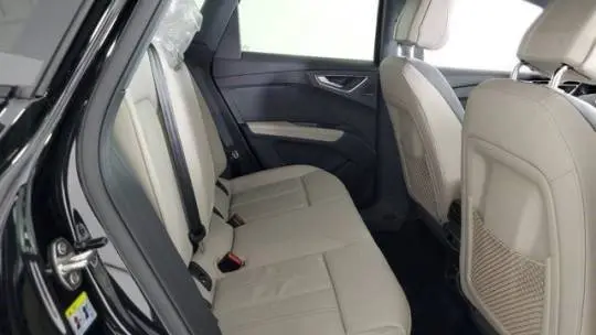 2025 Audi Q4 e-tron WA1B5BFZXSP016321