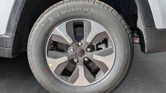 2025 Jeep Grand Cherokee 1C4RJYB61S8678524