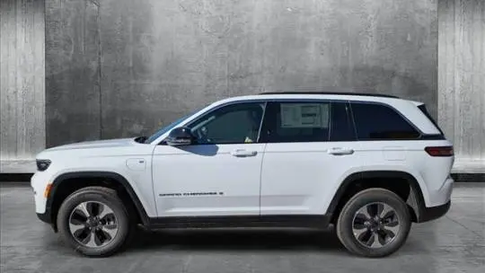 2025 Jeep Grand Cherokee 1C4RJYB61S8678524
