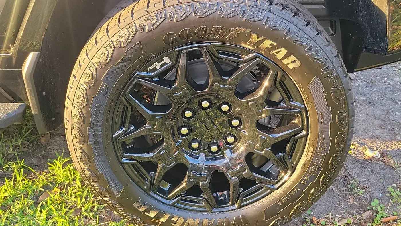 2025 GMC HUMMER EV SUV 1GKT0NDE4SU115779