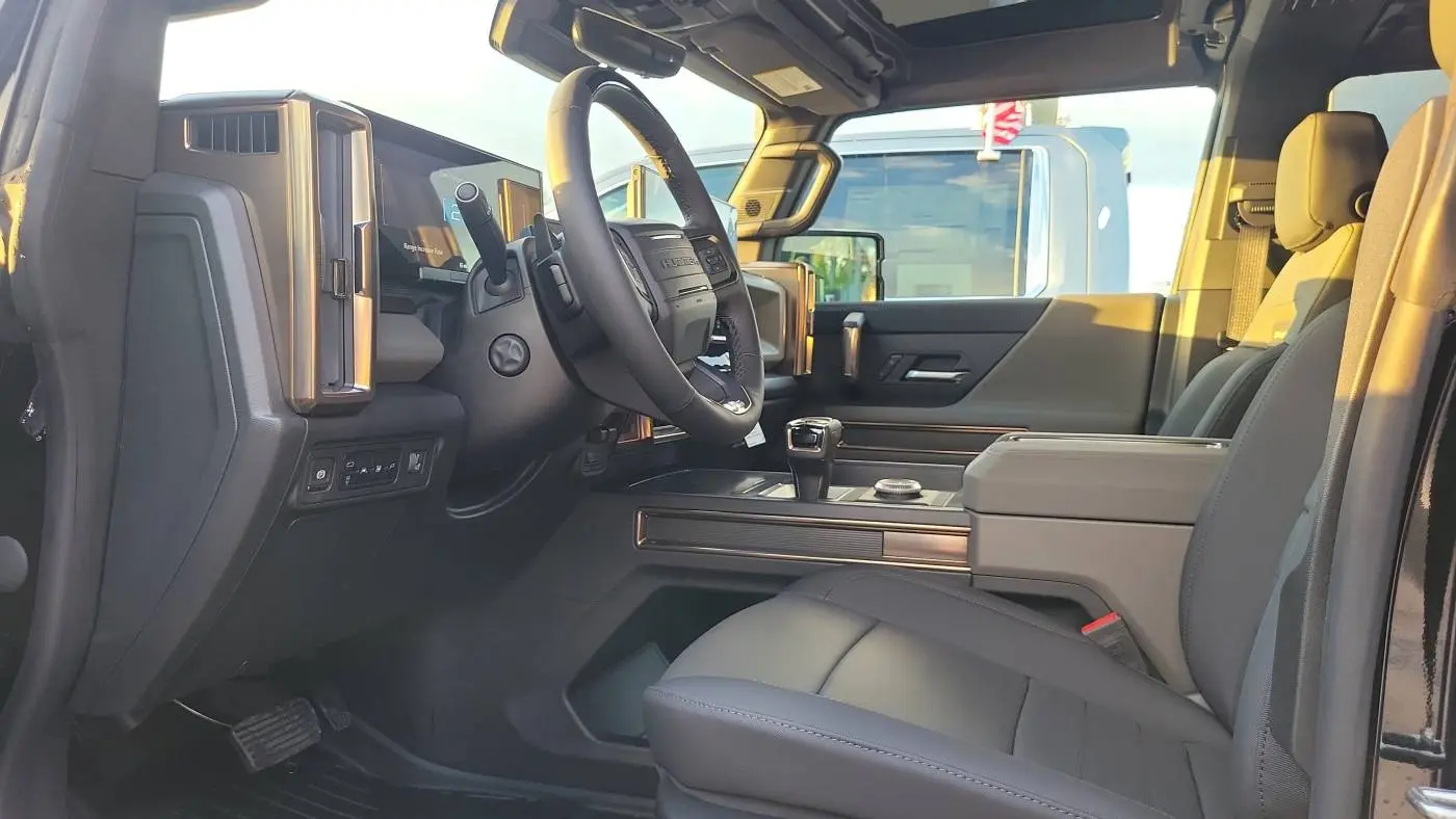 2025 GMC HUMMER EV SUV 1GKT0NDE4SU115779