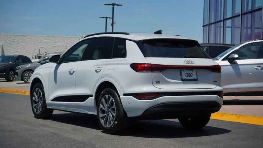 2025 Audi Q6 e-tron WA114BGF2SA036990