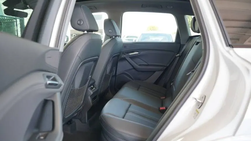 2025 Audi Q6 e-tron WA114BGF2SA036990
