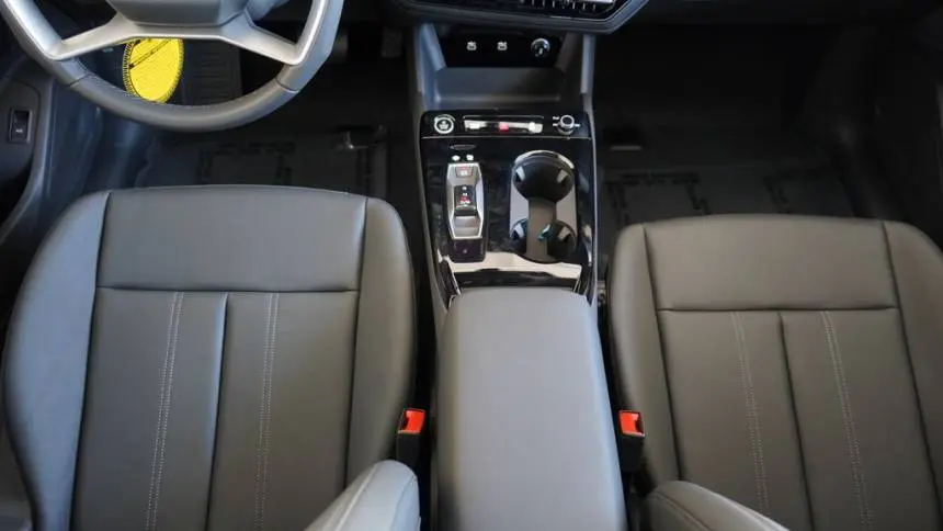 2025 Audi Q6 e-tron WA114BGF2SA036990