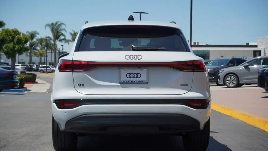 2025 Audi Q6 e-tron WA114BGF2SA036990