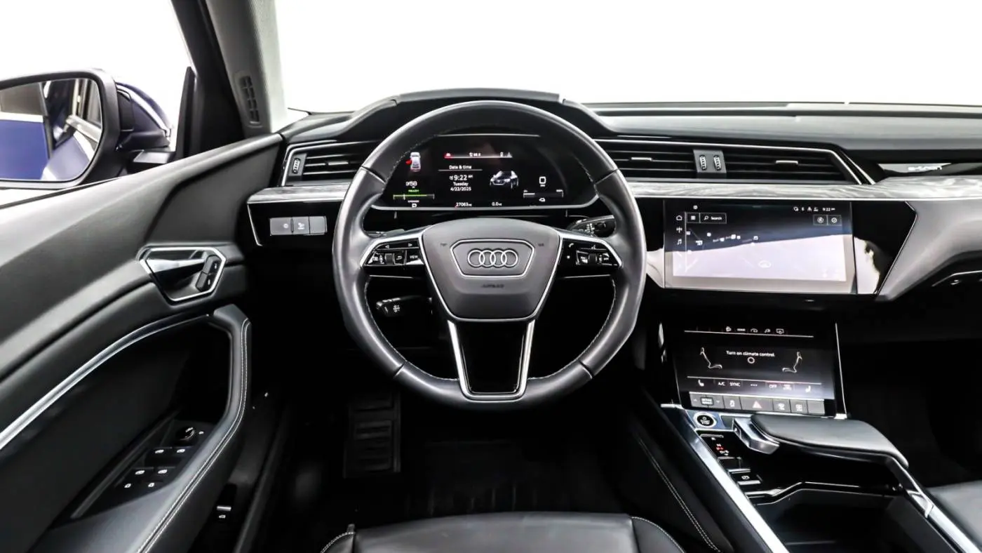 2022 Audi e-tron WA11AAGE1NB024032
