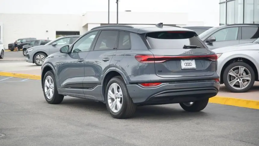 2025 Audi Q6 e-tron WA122BGF6SA027350
