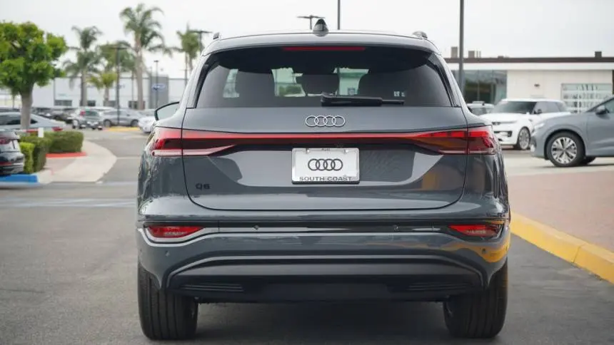 2025 Audi Q6 e-tron WA122BGF6SA027350