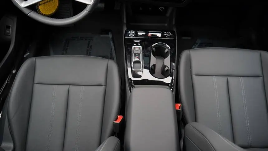 2025 Audi Q6 e-tron WA122BGF6SA027350