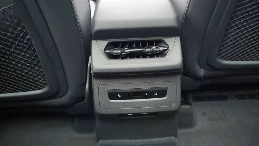 2025 Audi Q6 e-tron WA122BGF6SA027350