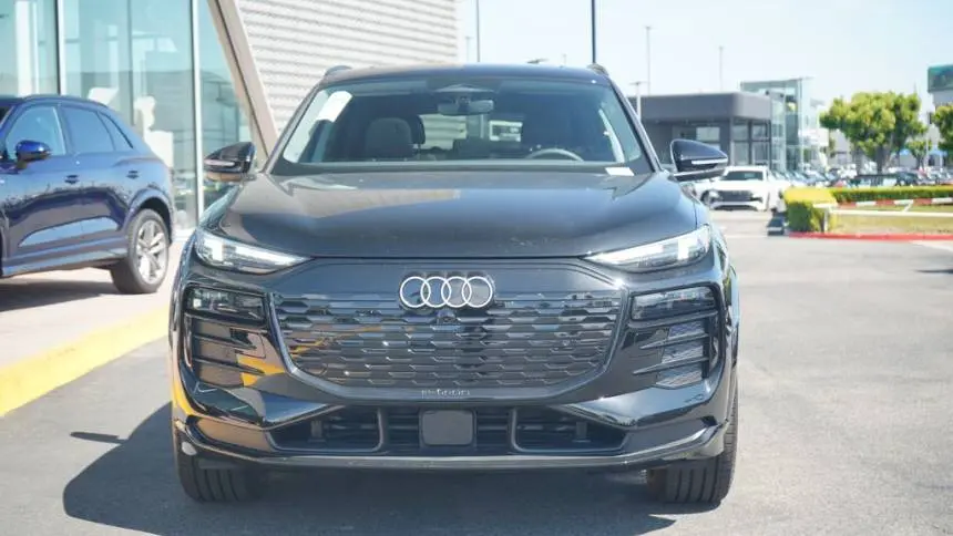 2025 Audi Q6 e-tron WA124BGFXSA027975