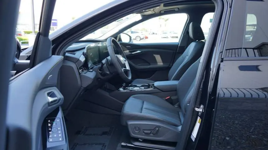 2025 Audi Q6 e-tron WA124BGFXSA027975