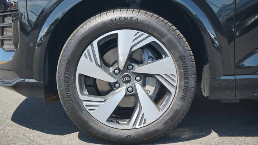 2025 Audi Q6 e-tron WA124BGFXSA027975