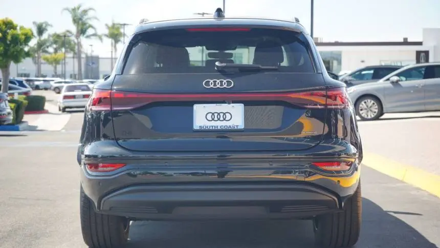 2025 Audi Q6 e-tron WA124BGFXSA027975