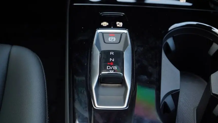 2025 Audi Q6 e-tron WA124BGFXSA027975