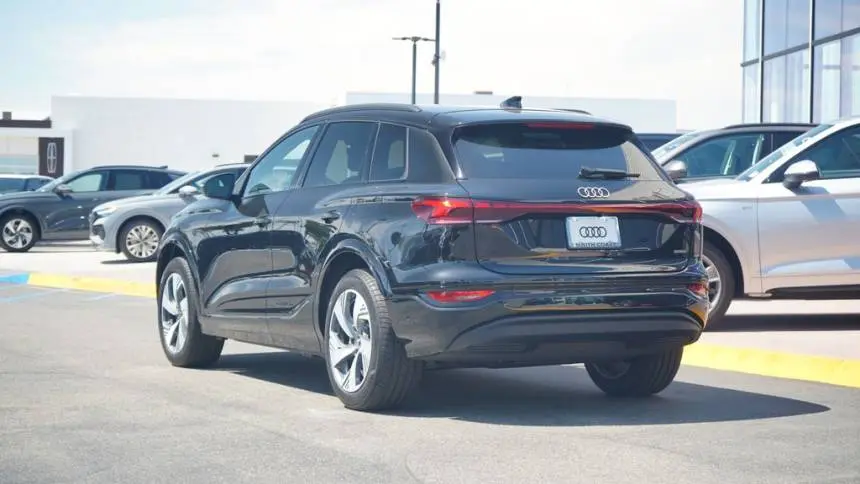 2025 Audi Q6 e-tron WA124BGFXSA027975