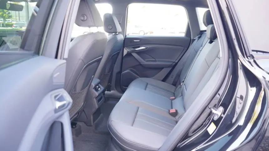 2025 Audi Q6 e-tron WA124BGFXSA027975